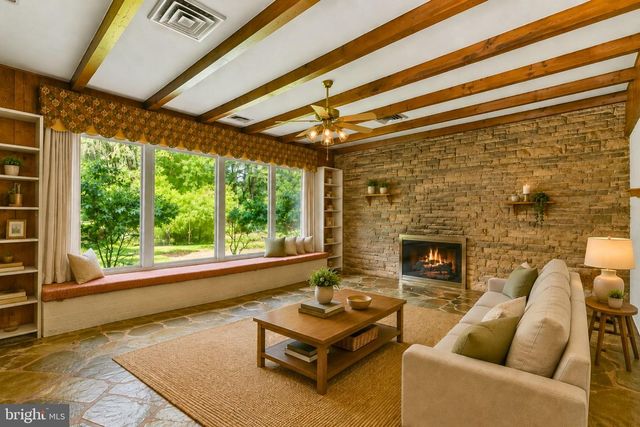 3130 CHICHESTER LN, Fairfax, VA 22031