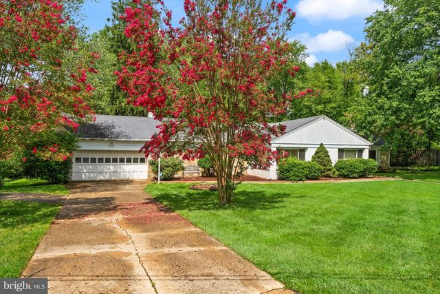 3130 CHICHESTER LN, Fairfax, VA 22031