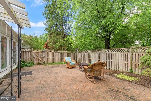 3130 CHICHESTER LN, Fairfax, VA 22031