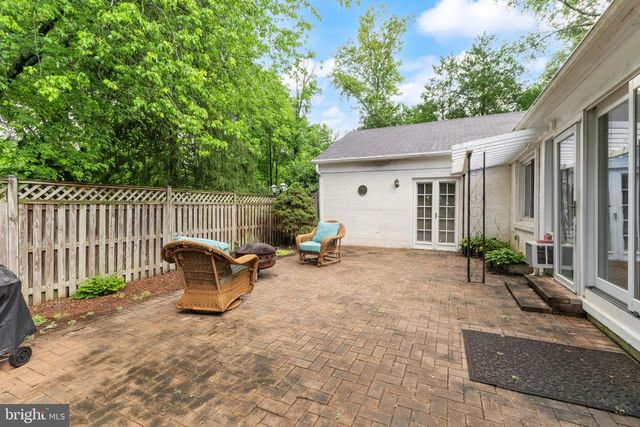 3130 CHICHESTER LN, Fairfax, VA 22031