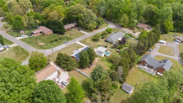 154 Applegate Road, Kernersville, NC 27284