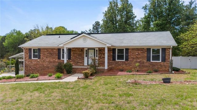 154 Applegate Road, Kernersville, NC 27284
