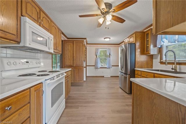 154 Applegate Road, Kernersville, NC 27284