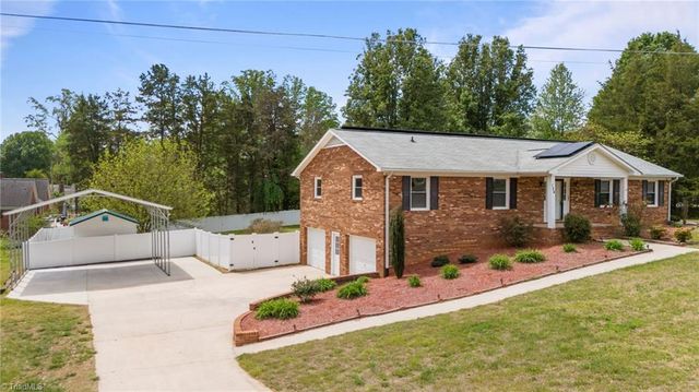 154 Applegate Road, Kernersville, NC 27284
