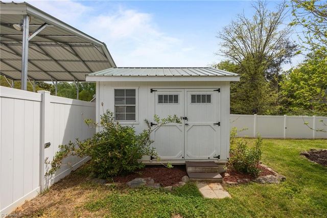 154 Applegate Road, Kernersville, NC 27284