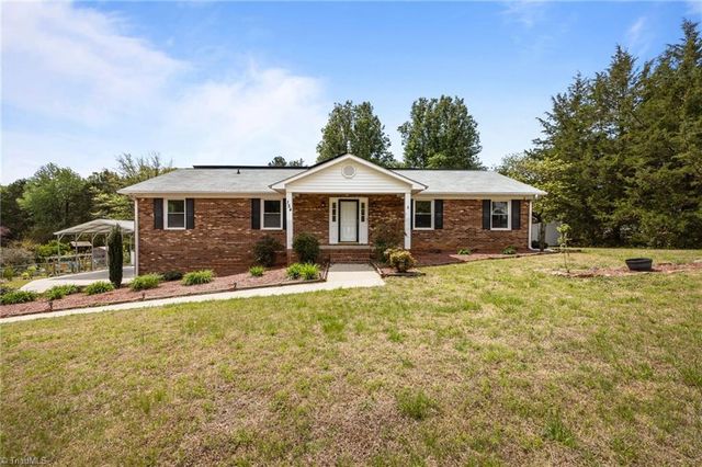 154 Applegate Road, Kernersville, NC 27284