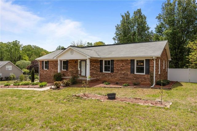 154 Applegate Road, Kernersville, NC 27284