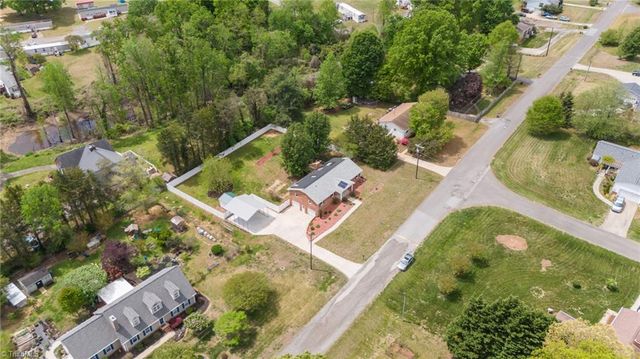 154 Applegate Road, Kernersville, NC 27284