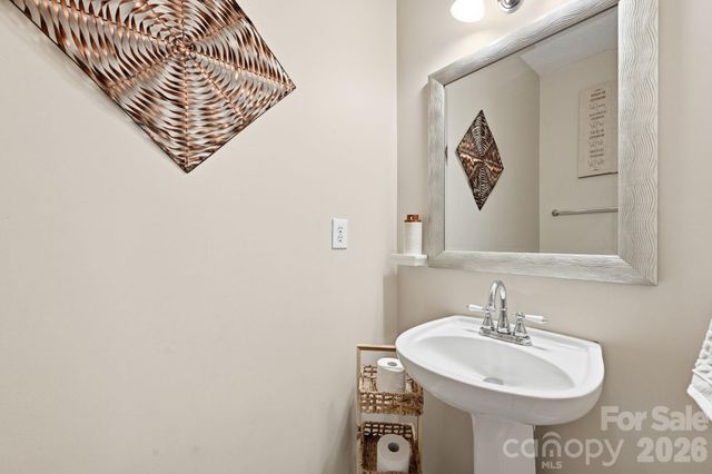 8918 Magennis Grove Court, Charlotte, NC 28216