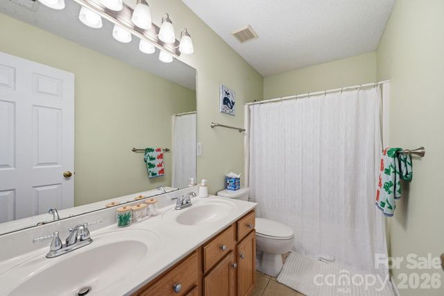 8918 Magennis Grove Court, Charlotte, NC 28216