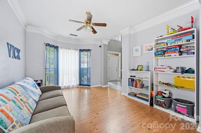8918 Magennis Grove Court, Charlotte, NC 28216