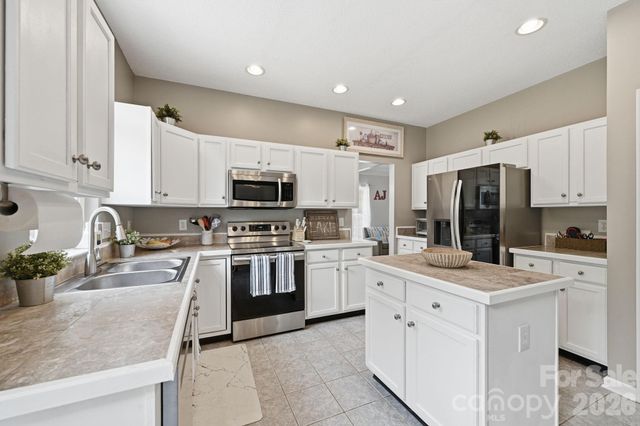 8918 Magennis Grove Court, Charlotte, NC 28216