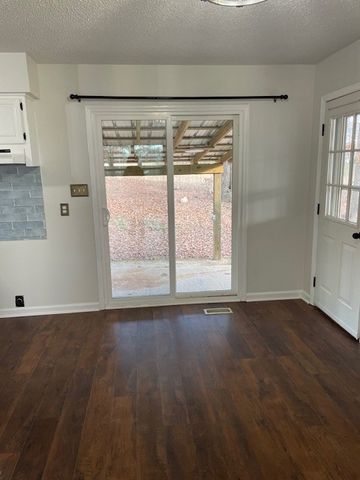 9 Silverton Dr, Summertown, TN 38483