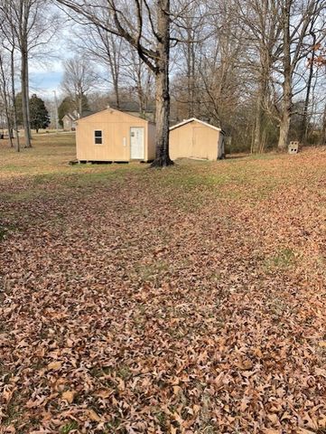 9 Silverton Dr, Summertown, TN 38483