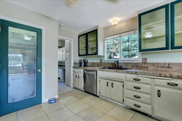 11131 Lakeshore North, Auburn, CA 95602