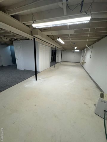 41912 King Edward Court, Clinton Charter Township, MI 48038