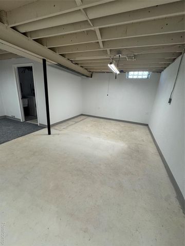 41912 King Edward Court, Clinton Charter Township, MI 48038