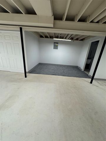 41912 King Edward Court, Clinton Charter Township, MI 48038