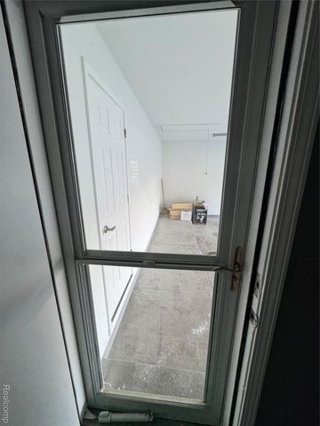 41912 King Edward Court, Clinton Charter Township, MI 48038