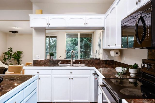 2406 Altisma Way A, Carlsbad, CA 92009