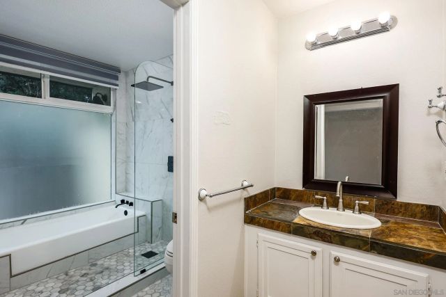 2406 Altisma Way A, Carlsbad, CA 92009