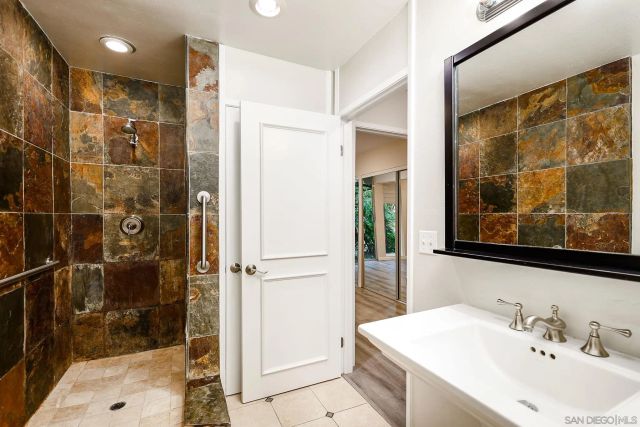 2406 Altisma Way A, Carlsbad, CA 92009