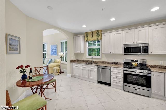9038 Cascada WAY 102, Naples, FL 34114