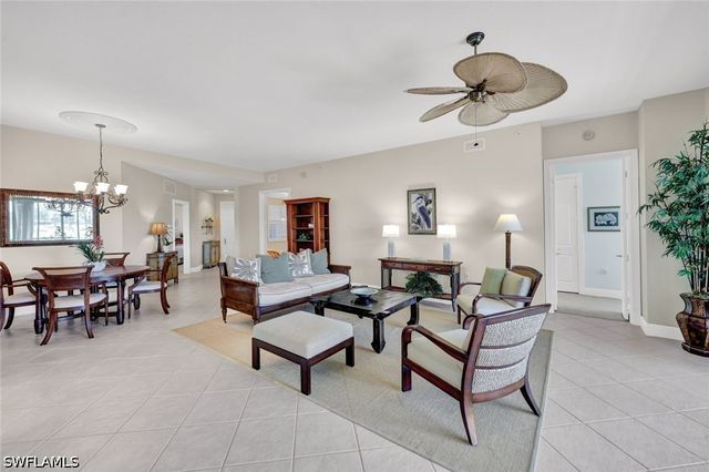 9038 Cascada WAY 102, Naples, FL 34114
