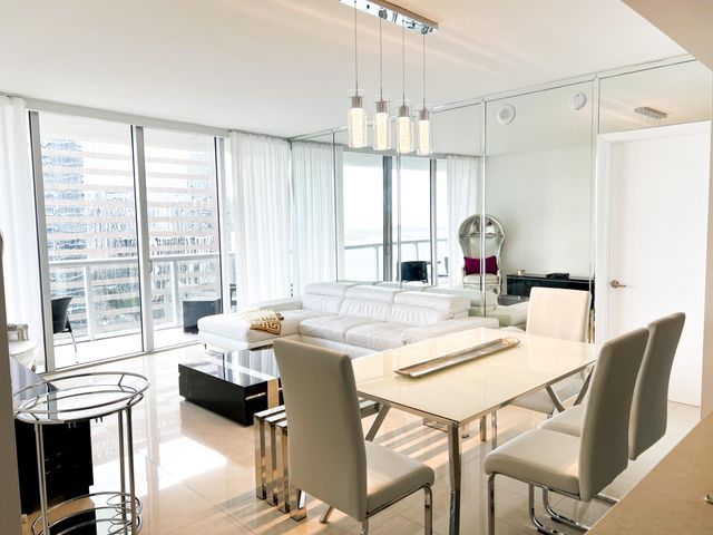 495 Brickell 2611, Miami, FL 33131