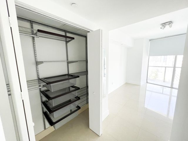 495 Brickell 2611, Miami, FL 33131