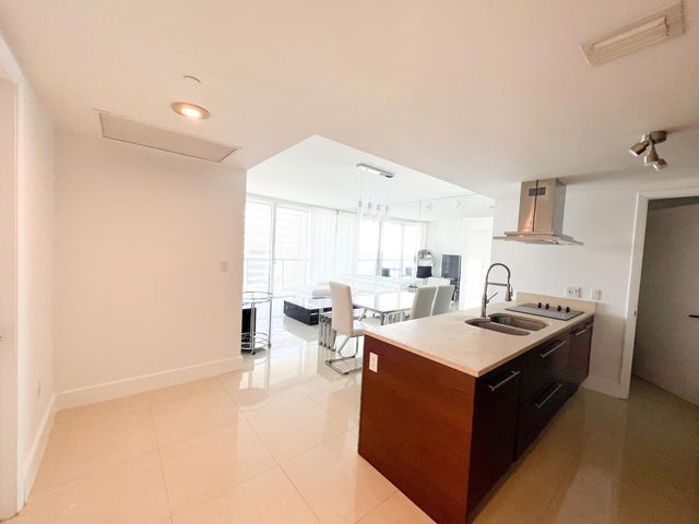 495 Brickell 2611, Miami, FL 33131