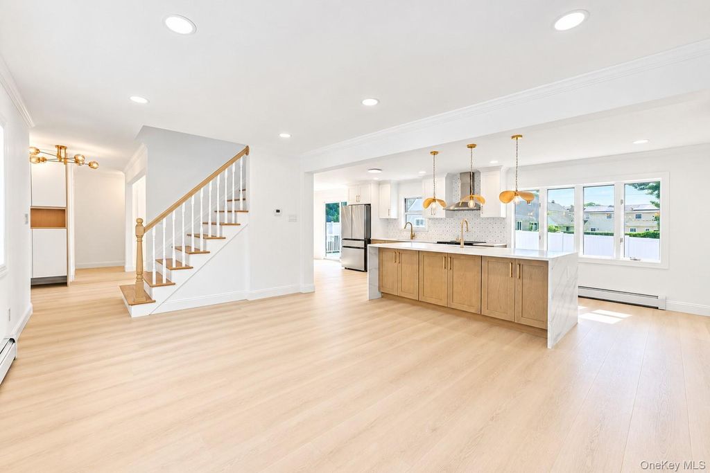 14 Arcadia Drive, Dix Hills, NY 11746 — photo 5