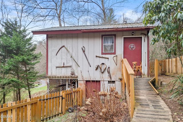 425 Autumn Lane, Gatlinburg, TN 37738