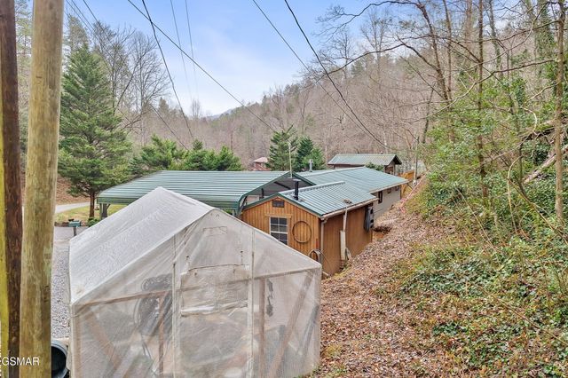 425 Autumn Lane, Gatlinburg, TN 37738