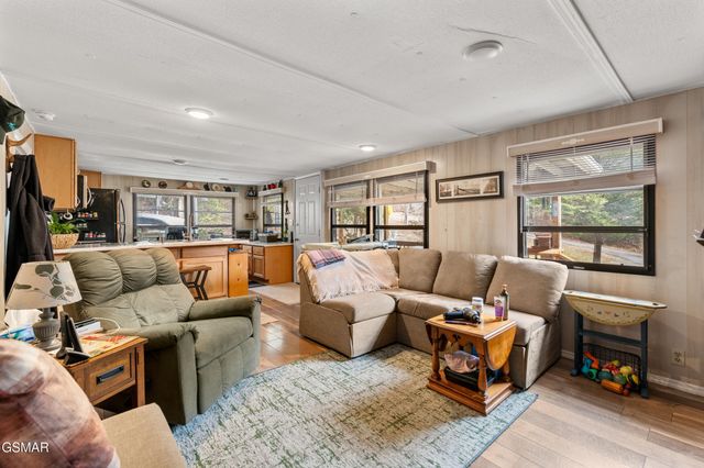 425 Autumn Lane, Gatlinburg, TN 37738