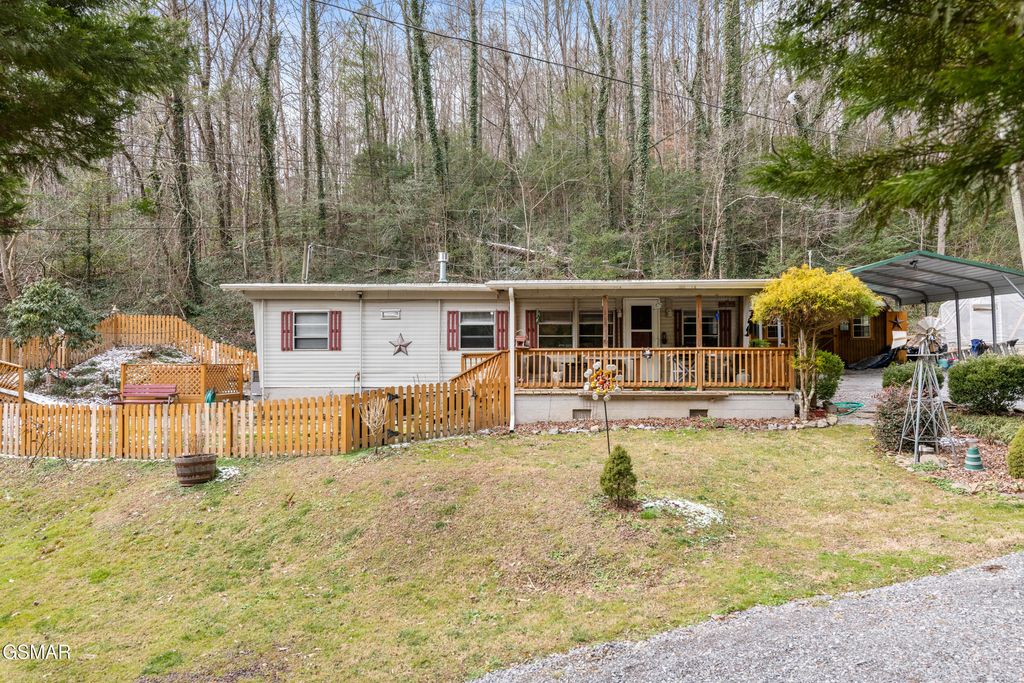 425 Autumn Lane, Gatlinburg, TN 37738