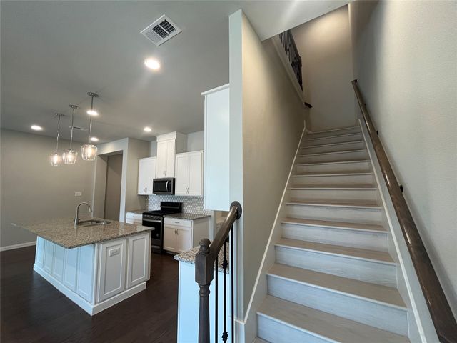 8266 Primrose Way, Dallas, TX 75252