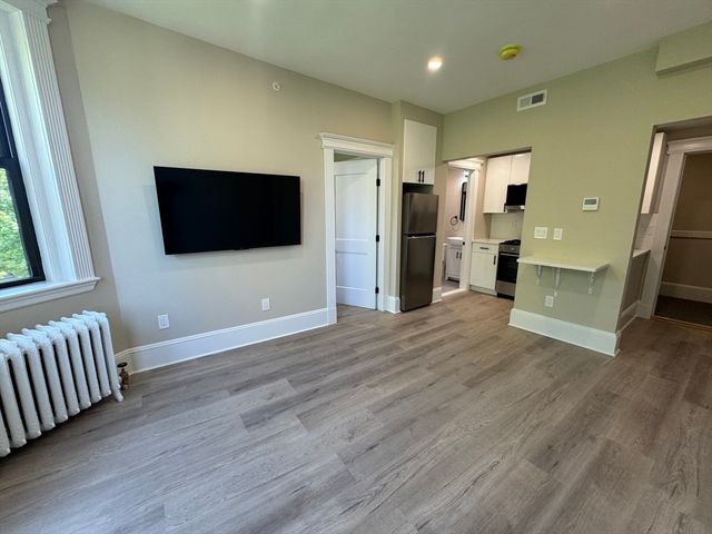 41 Edgerly Rd 28, Boston, MA 02115