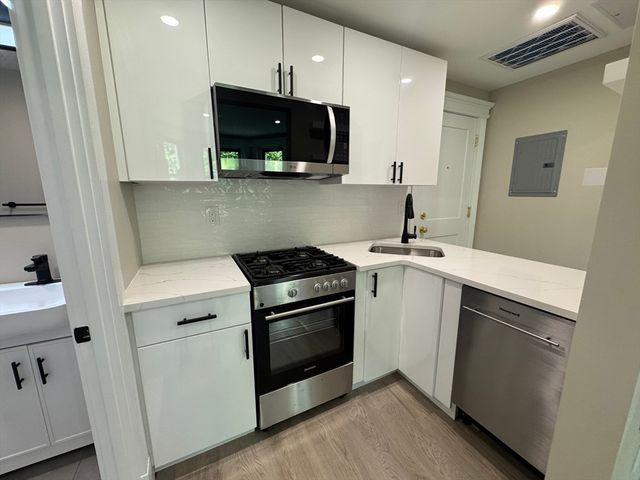 41 Edgerly Rd 28, Boston, MA 02115