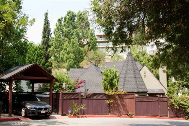 2318 Holly Drive, Los Angeles, CA 90068