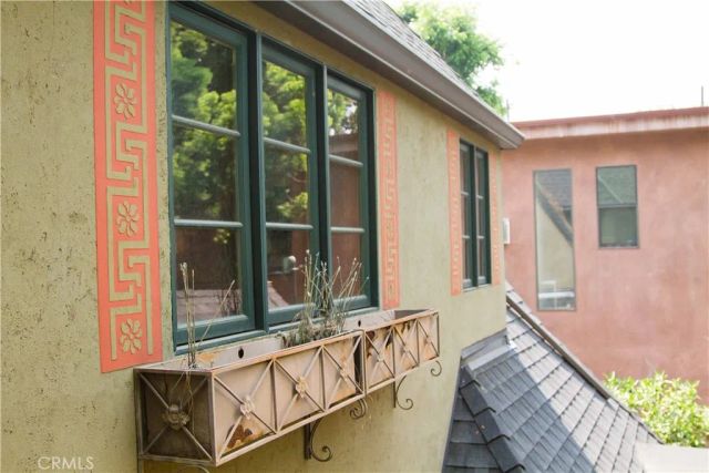 2318 Holly Drive, Los Angeles, CA 90068