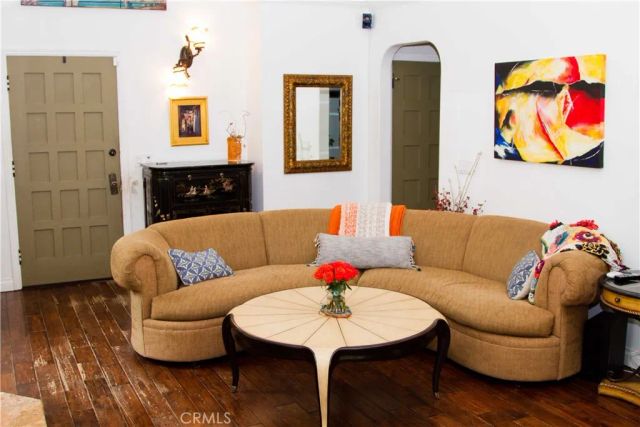 2318 Holly Drive, Los Angeles, CA 90068
