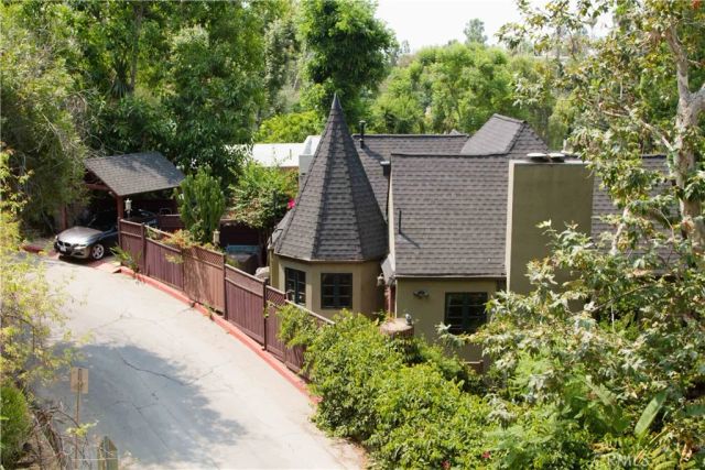 2318 Holly Drive, Los Angeles, CA 90068