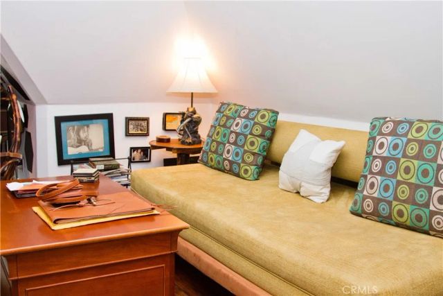 2318 Holly Drive, Los Angeles, CA 90068