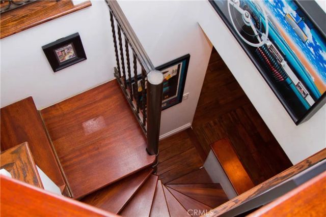 2318 Holly Drive, Los Angeles, CA 90068