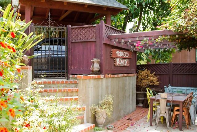 2318 Holly Drive, Los Angeles, CA 90068