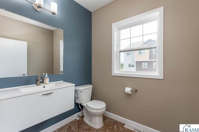 3025 Bluestem Trail, Mankato, MN 56001