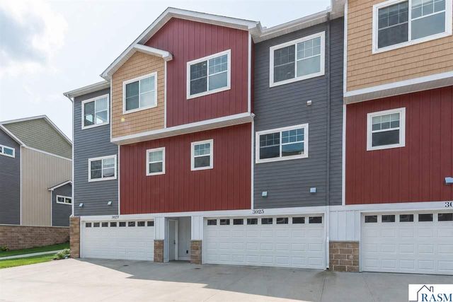 3025 Bluestem Trail, Mankato, MN 56001
