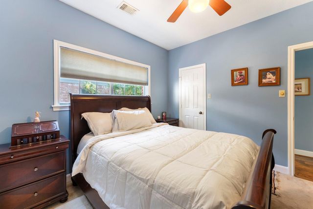 11 Hornsilver Place, The Woodlands, TX 77381