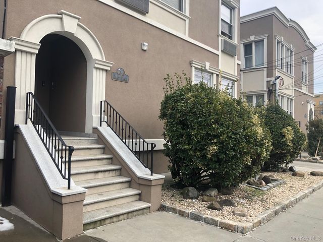 40-11 214th Place 2R, Bayside, NY 11361